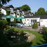 Hotel Fritz Schoene Lage Im Gruenen Mit Regionaler Kueche Kostenfreien Parkplaetzen Und E Ladestation 3*
