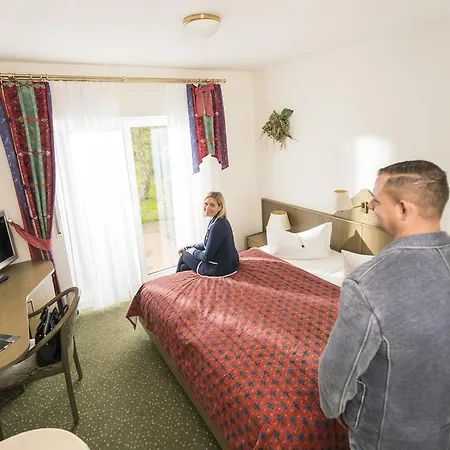 Szálloda Fritz Schoene Lage Im Gruenen Mit Regionaler Kueche Kostenfreien Parkplaetzen Und E Ladestation