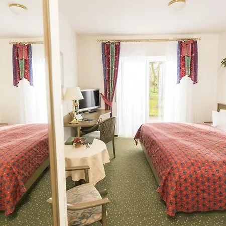 Hotel Fritz Schoene Lage Im Gruenen Mit Regionaler Kueche Kostenfreien Parkplaetzen Und E Ladestation