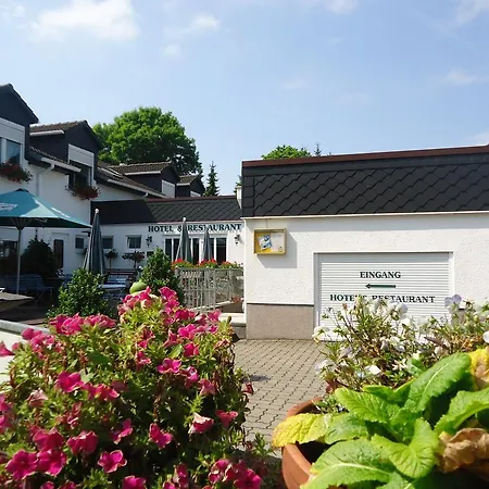 Fritz Schoene Lage Im Gruenen Mit Regionaler Kueche Kostenfreien Parkplaetzen Und E Ladestation Σβερίν
