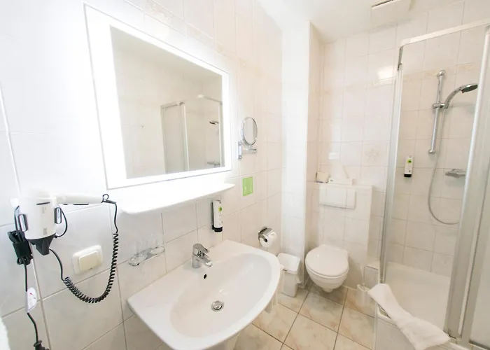 Hotel Fritz Schöne Lage Im Grünen Mit Regionaler Küche Kostenfreien Parkplätzen Und E Ladestation 3*