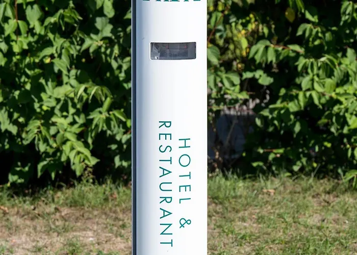 Fritz Schoene Lage Im Gruenen Mit Regionaler Kueche Kostenfreien Parkplaetzen Und E Ladestation 3* شفيرين