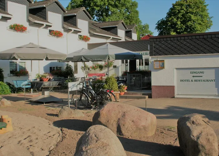 Fritz Schoene Lage Im Gruenen Mit Regionaler Kueche Kostenfreien Parkplaetzen Und E Ladestation 3*