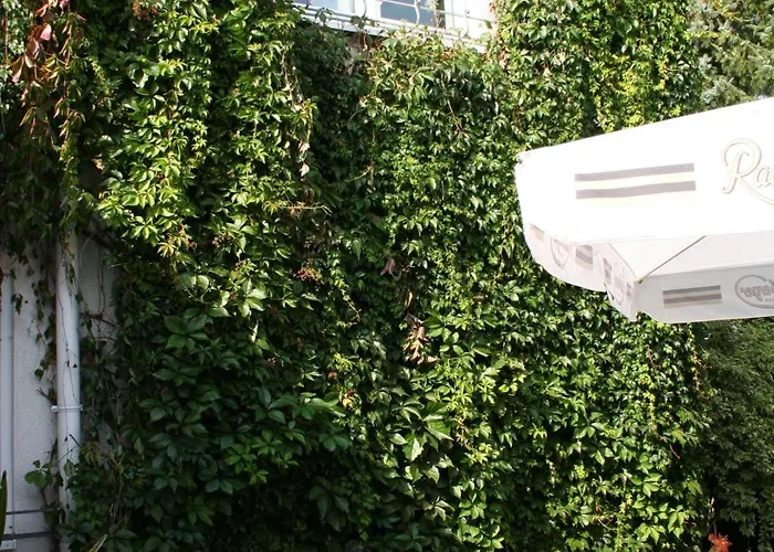 Fritz Schoene Lage Im Gruenen Mit Regionaler Kueche Kostenfreien Parkplaetzen Und E Ladestation فندق