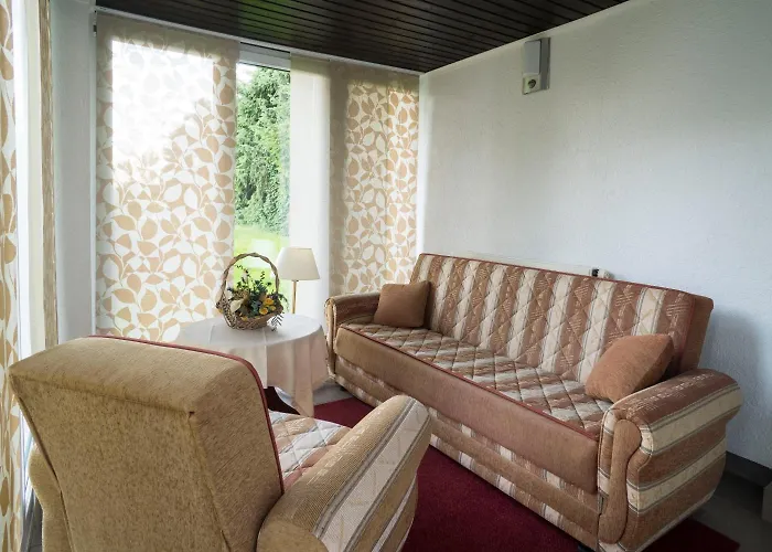 Fritz Schoene Lage Im Gruenen Mit Regionaler Kueche Kostenfreien Parkplaetzen Und E Ladestation 3*