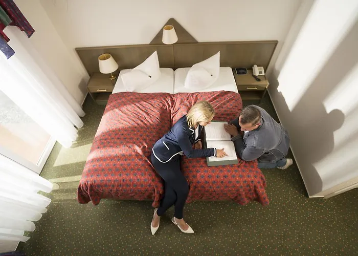 Hotel Fritz Schöne Lage Im Grünen Mit Regionaler Küche Kostenfreien Parkplätzen Und E Ladestation Schwerin (Mecklenburg-Vorpommern)