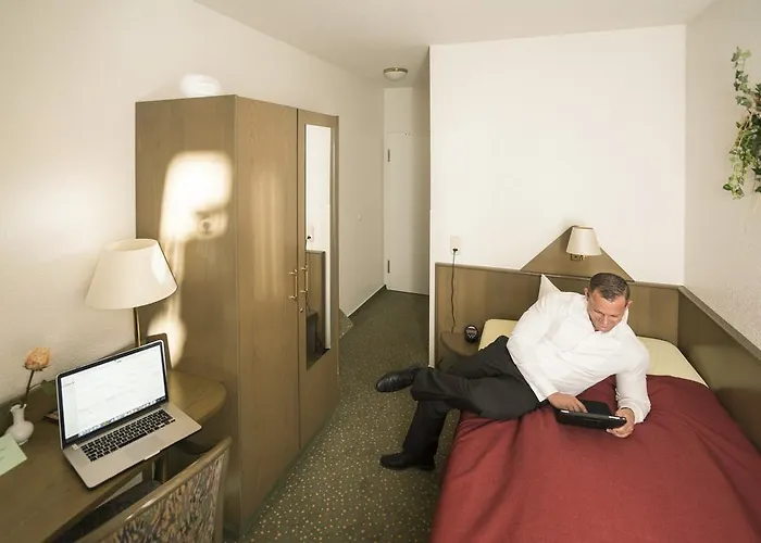 Hotel Fritz Schöne Lage Im Grünen Mit Regionaler Küche Kostenfreien Parkplätzen Und E Ladestation Schwerin (Mecklenburg-Vorpommern)