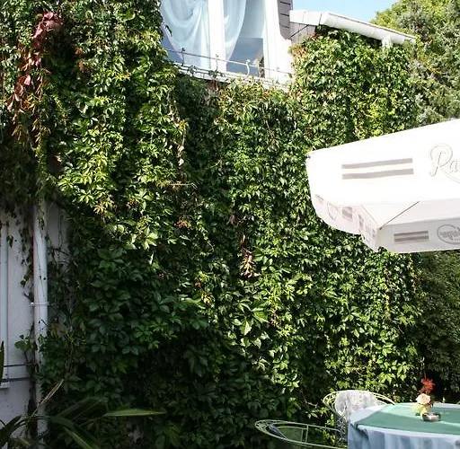 Fritz Schoene Lage Im Gruenen Mit Regionaler Kueche Kostenfreien Parkplaetzen Und E Ladestation فندق 3*